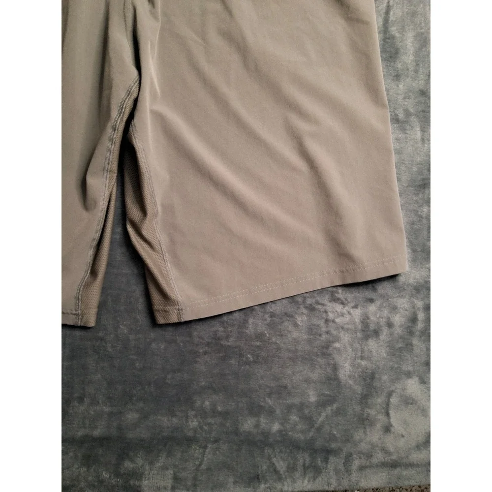 Nike Dri-FIT Mens Training Shorts Khaki Tan Mesh Inset Size Medium RN56323